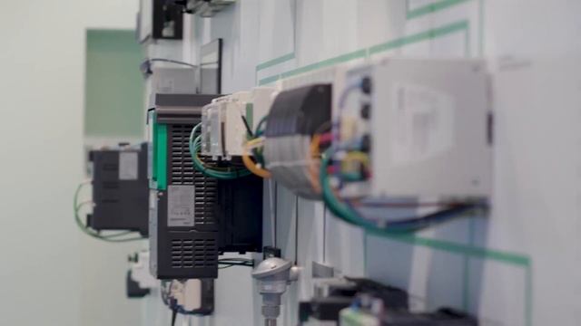 Modicon M580 – Первый в мире ePAC | Schneider Electric смотреть онлайн