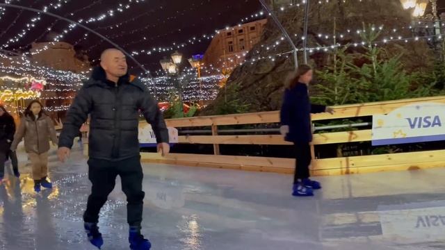 Новогодняя елка на Софиевской площади в Киеве смотреть онлайн