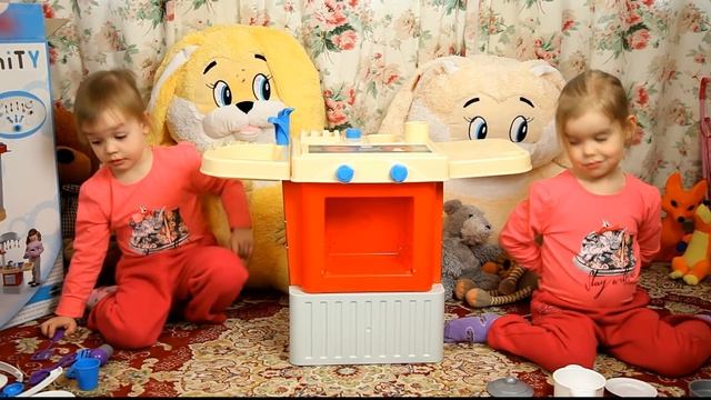 Кухня игрушечная с приборами. Распаковка большого набора Детская КУХНЯ с духовкой, мойкой и плитой смотреть онлайн