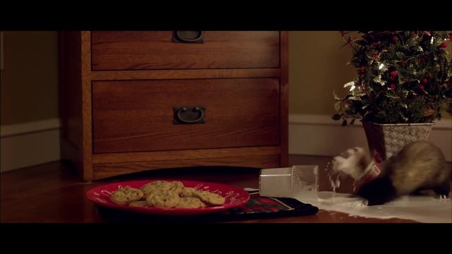 Хорьки в кино | Маленькие хорьки Санты | Santas Little Ferrets Trailer смотреть онлайн
