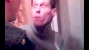 Дверь мне сделал,