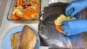 Морской окунь с овощами в духовке - Рыба с овощами на ужин!