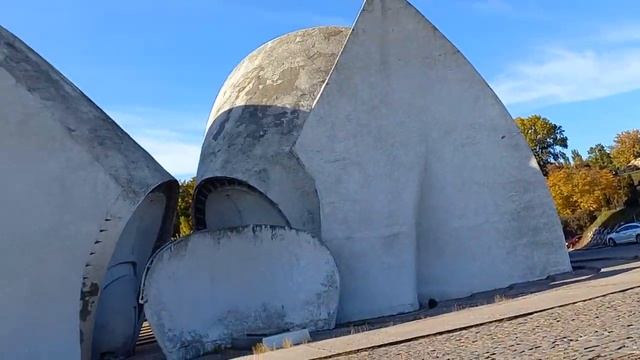 КАК СЖИГАЮТ ЛЮДЕЙ В КРЕМАТОРИИ. КРЕМАЦИЯ КИЕВСКИЙ КРЕМАТОРИЙ смотреть онлайн