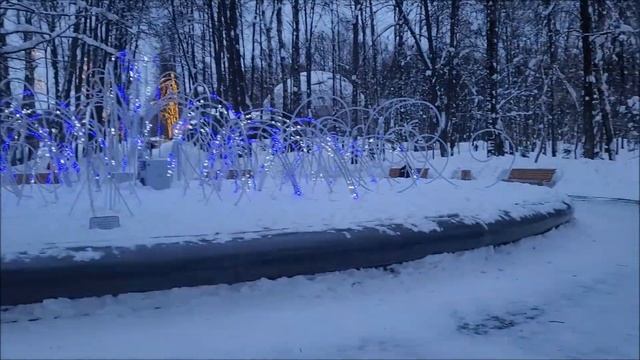 Зимний фонтан. Парк "Швейцария". 20.01.2022. смотреть онлайн