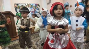 Танец Новый год Елка Шарики хлопушки