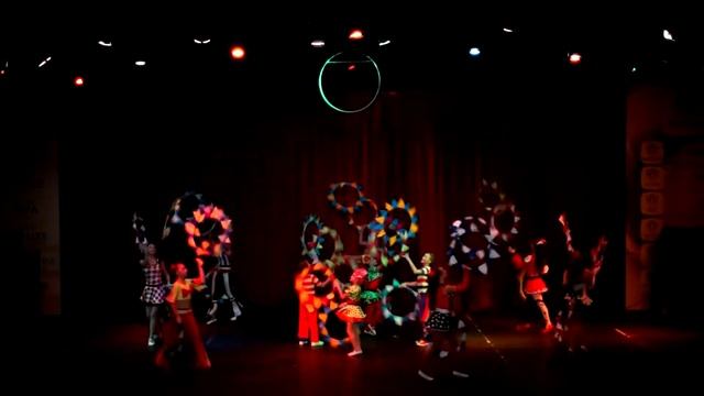 Жонглеры кольцами / Ring jugglers смотреть онлайн