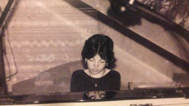 ELENA PICCIONE (aged 13) plays CHOPIN : Mazurka op.24 no.1 (live 2003) смотреть онлайн