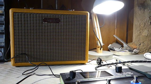 Fender Monterey (bluetooth tweed) смотреть онлайн