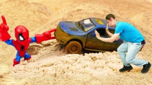 Супергеройские тачки на прокачке! Новые машинки для Человека Паука и Джокера. Видео игры машинки