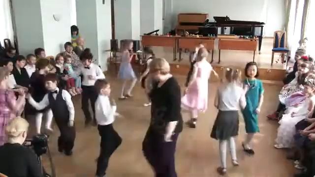 Круговой танец 3 класс НСМШ смотреть онлайн