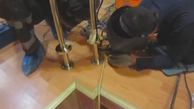 МОНТАЖ ЛЕСТНИЦЫ И ОГРАЖДЕНИЯ ИЗ НЕРЖАВЕЙКИ! смотреть онлайн