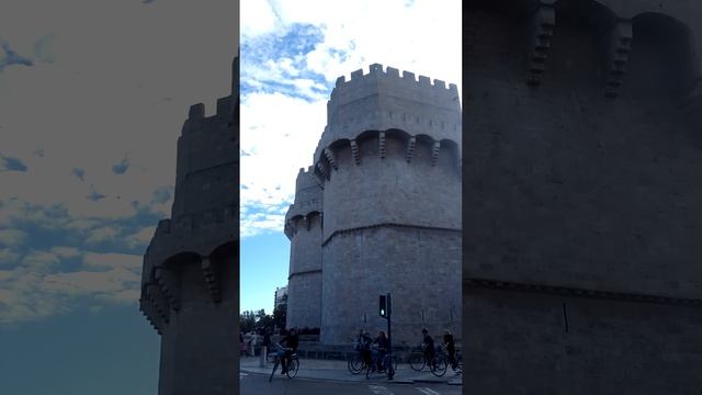 Torres de Serranos en Valencia Spain смотреть онлайн
