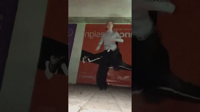 Shuffle dance ? ? // Шаффл танцы ?? #песни #рек #meme #video #рекомендации #new_trend #врек #nlo смотреть онлайн