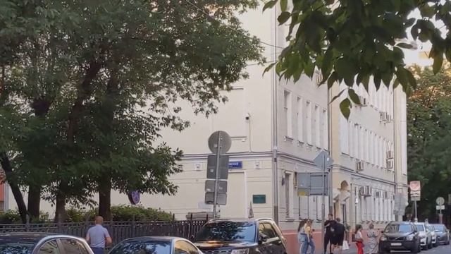 В огромном городе моем - ночь смотреть онлайн