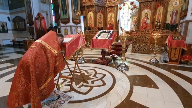 Фрагмент богослужения в престольный праздник Никольского собора г. Темиртау смотреть онлайн