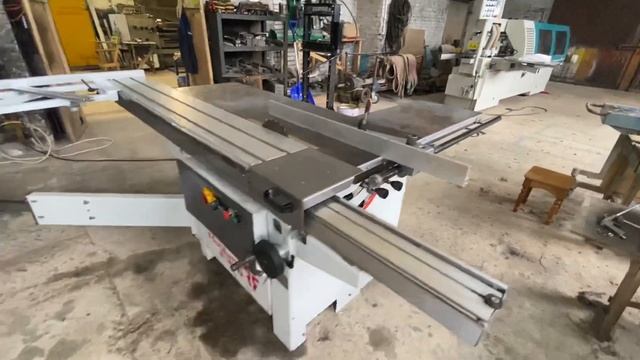 Форматно-раскроечный станок Robland E300 смотреть онлайн