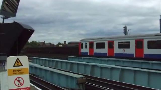 London Underground Trains At Chiswick Park