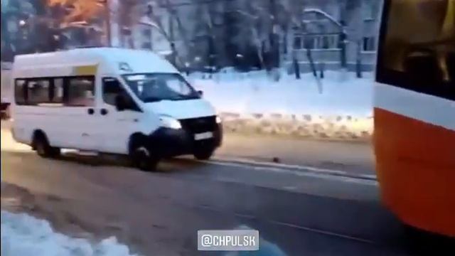 На Инзенской встали трамваи смотреть онлайн