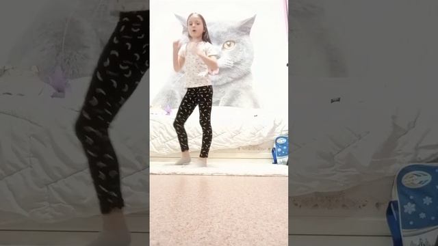 как научится делать мостик стоя? кто не умеет учитесь. смотрите это видео! смотреть онлайн