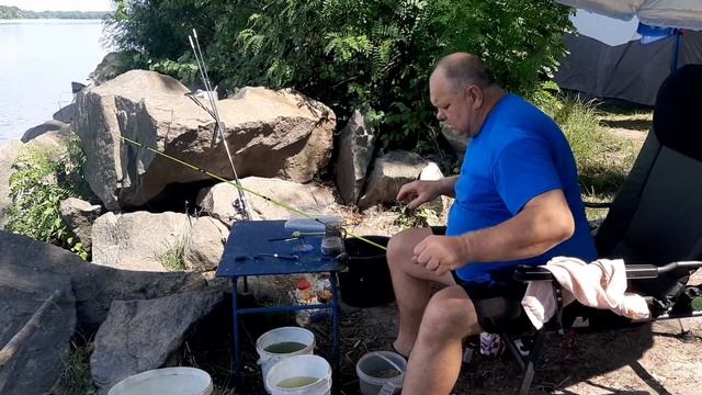 УГОВОРИЛ ЖЕНУ ЖИТЬ В ЛЕСУ У РЕКИ . #річка_Дніпро Кременчуг чудесный отдых. смотреть онлайн