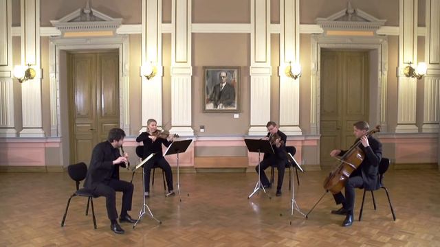 W.A. Mozart - Flute quartet - K.285 - 3. Rondo / Alexis Roman, Flute смотреть онлайн