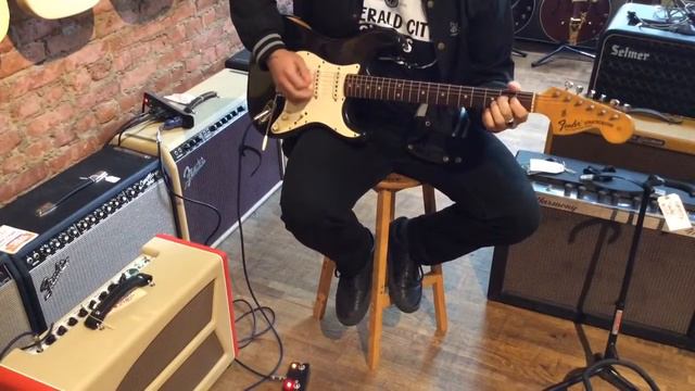 70s Fender Stratocaster смотреть онлайн