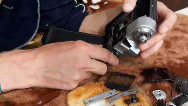 Демонтаж Разборка Фотоаппарат Зенит Позолоченные детали в Зените смотреть онлайн
