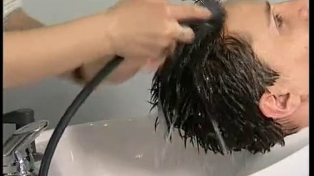 Как правильно мыть жирные волосы смотреть онлайн
