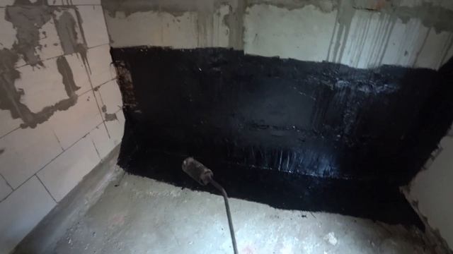 Гидроизоляция фундамента за 1000 рублей. Работа над ошибками, своими руками. смотреть онлайн