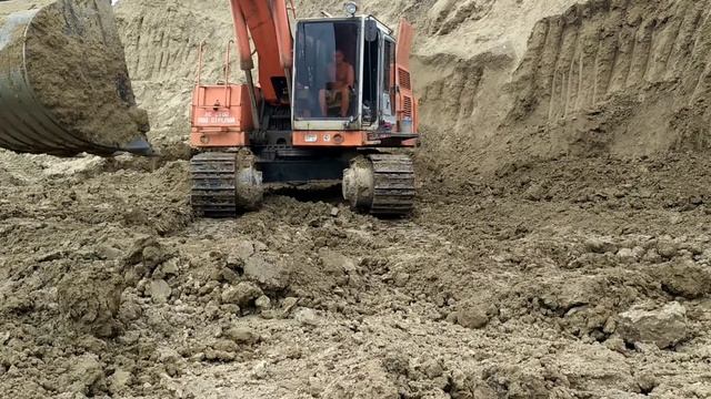 Разворот экскаватора на ковше. ЭО 5126