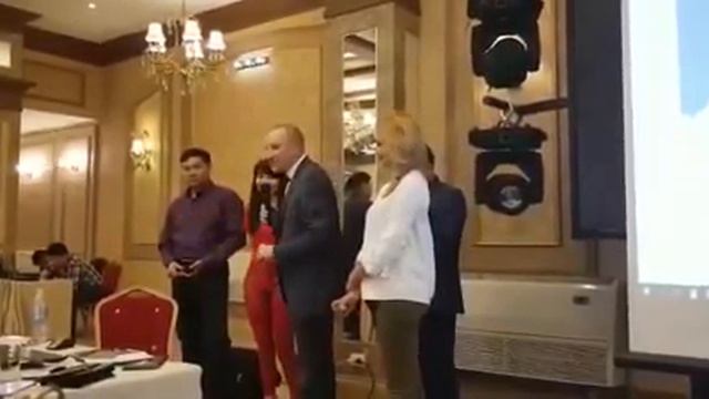 Дочь услышала историю успеха мамы и узнала в чем заключается секрет ее успеха смотреть онлайн