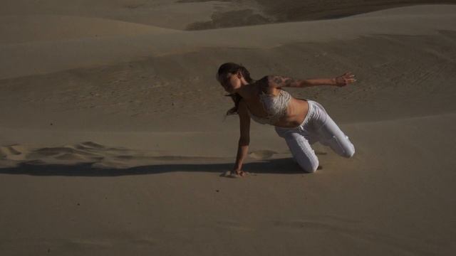 Meditative Dance to Ambient Song "Dark Valley", Lūka | Contemporary Dancer Rae Chrysalis смотреть онлайн