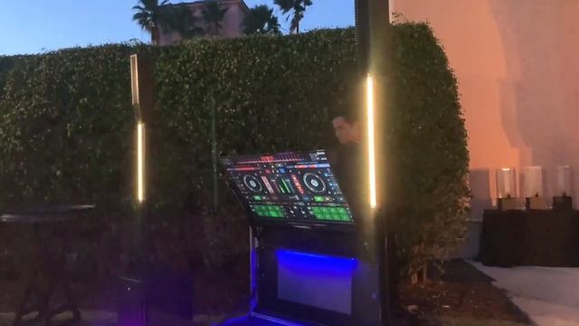 Touchscreen DJ смотреть онлайн