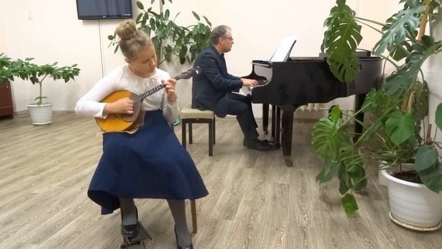 Подгузова Валерия (домра) ДШИ "Форте" г. Тольятти А. Ушкарев "Родничок" смотреть онлайн