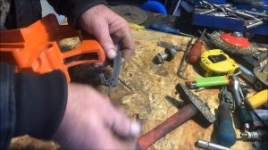 Хускварна 137-142 Замена пружины привода дроссельной заслонки!