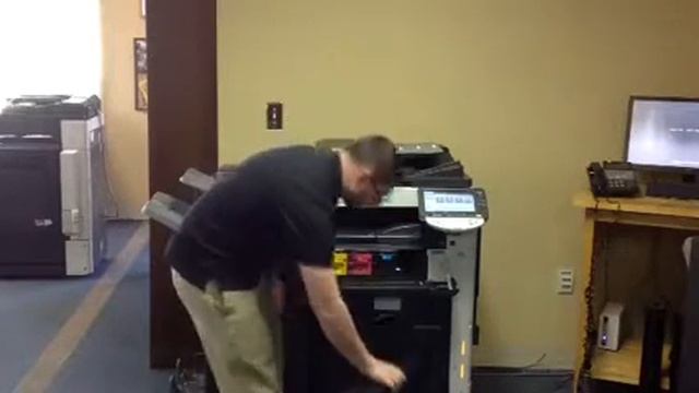 Adding Toner BIZHUB C451 смотреть онлайн