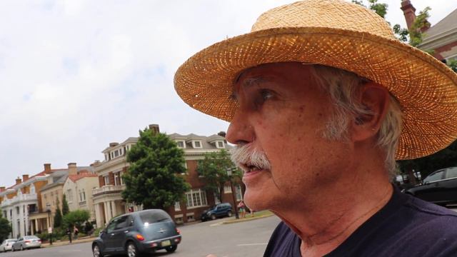 Former "Lost Cause Guy" has great conversation on Monument Ave. -the day Jefferson Davis statue fel смотреть онлайн