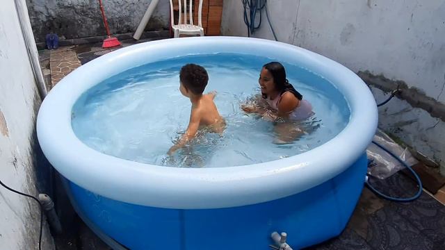 piscina смотреть онлайн