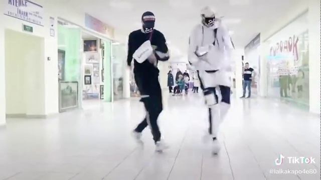 Круто танцует ее смотреть онлайн