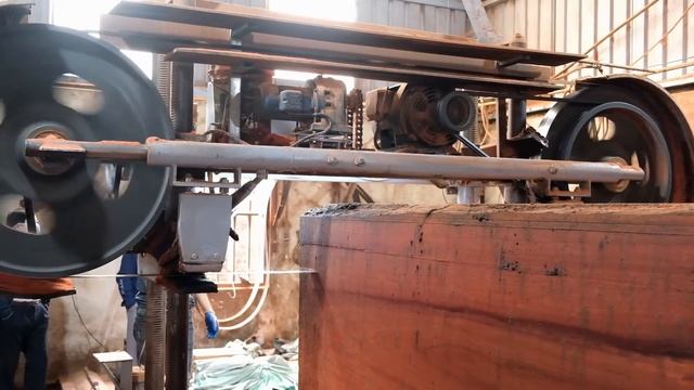Amazing Sawmill Machines Working - Raw Wood Production Process With Powerful Sawing Machine Working смотреть онлайн