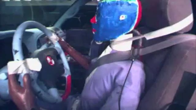 2001 Toyota Sequoia Crash Test Offset смотреть онлайн