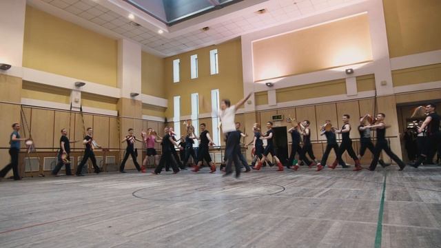 Promo video interview( Virsky ballet dancer : Litvinov Mykyta/ артист балету : Літвінов Микита ) смотреть онлайн