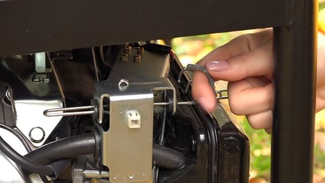 Обзор электрогенератора HUTER DY6500LXA смотреть онлайн