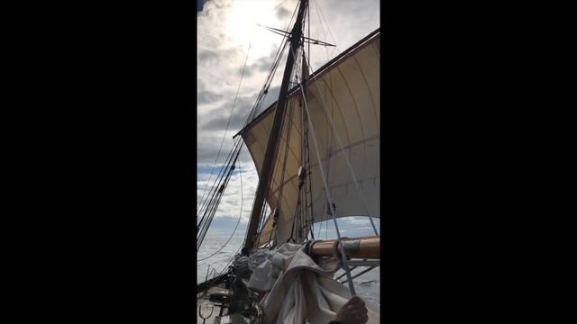Square sail on a yacht смотреть онлайн