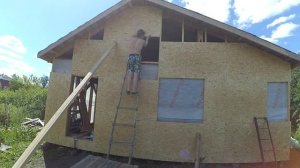 ОБШИВАЮ ДОМ ОСБ ОДИН! Фасад из ОСБ. КАРКАСНЫЙ ДОМ. Часть 1.