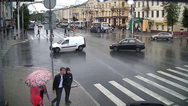 Авария на перекрестке, не пропустил смотреть онлайн