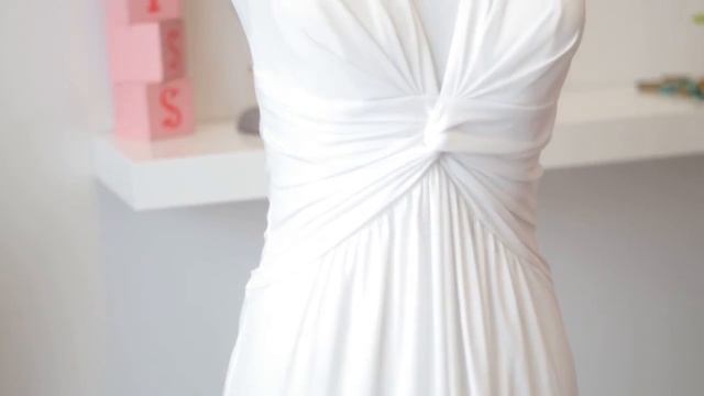 Necklaces That Look Good With a Low-Cut Halter Dress : Fashion Accessories смотреть онлайн