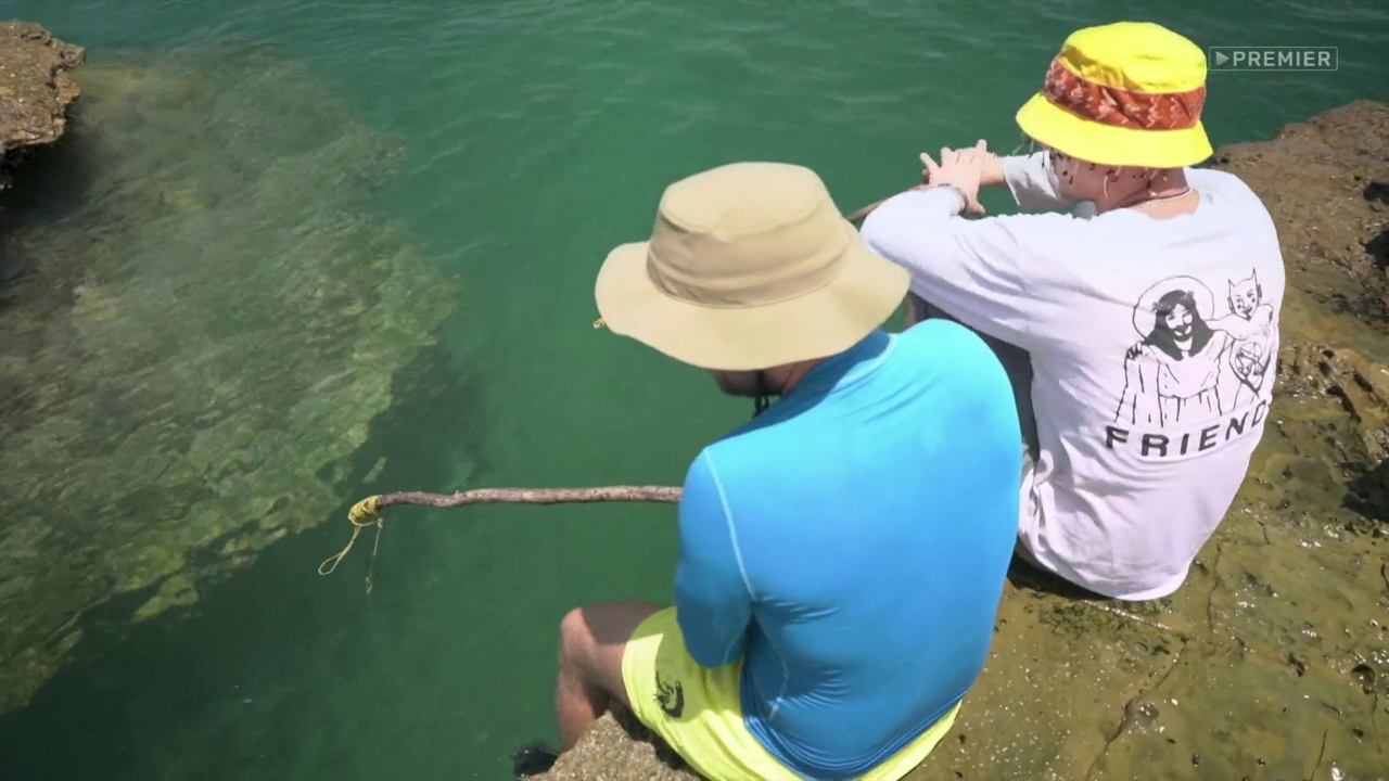 Остров Героев: Парни ловят рыбу (сезон 1, выпуск 3) смотреть онлайн