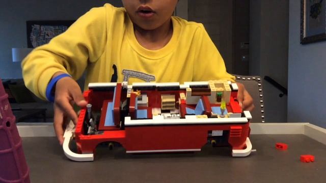 Lego Volkswagen T1 Camper Van (10220) смотреть онлайн