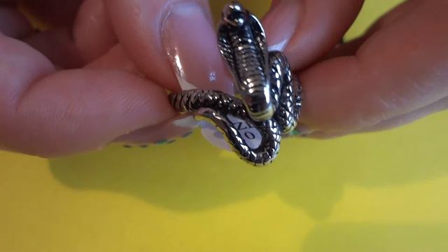 Кольцо тонкое Змея смотреть онлайн